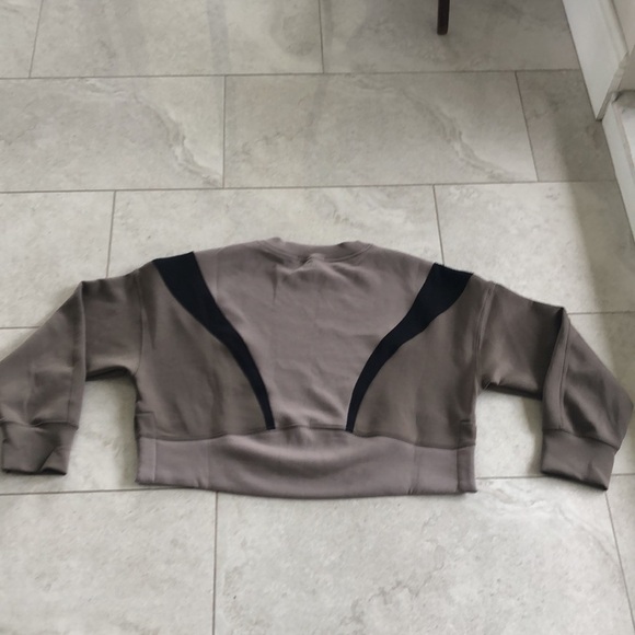 YPB neoKNIT cropped sweatshirt from Abercrombie & Fitch - Picture 6 of 11